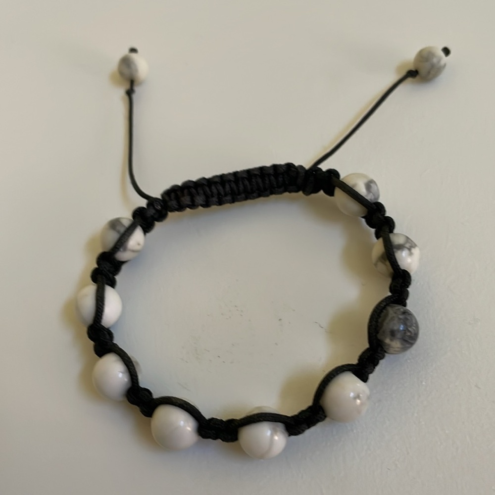 Stone and macreme adjustable bracelet